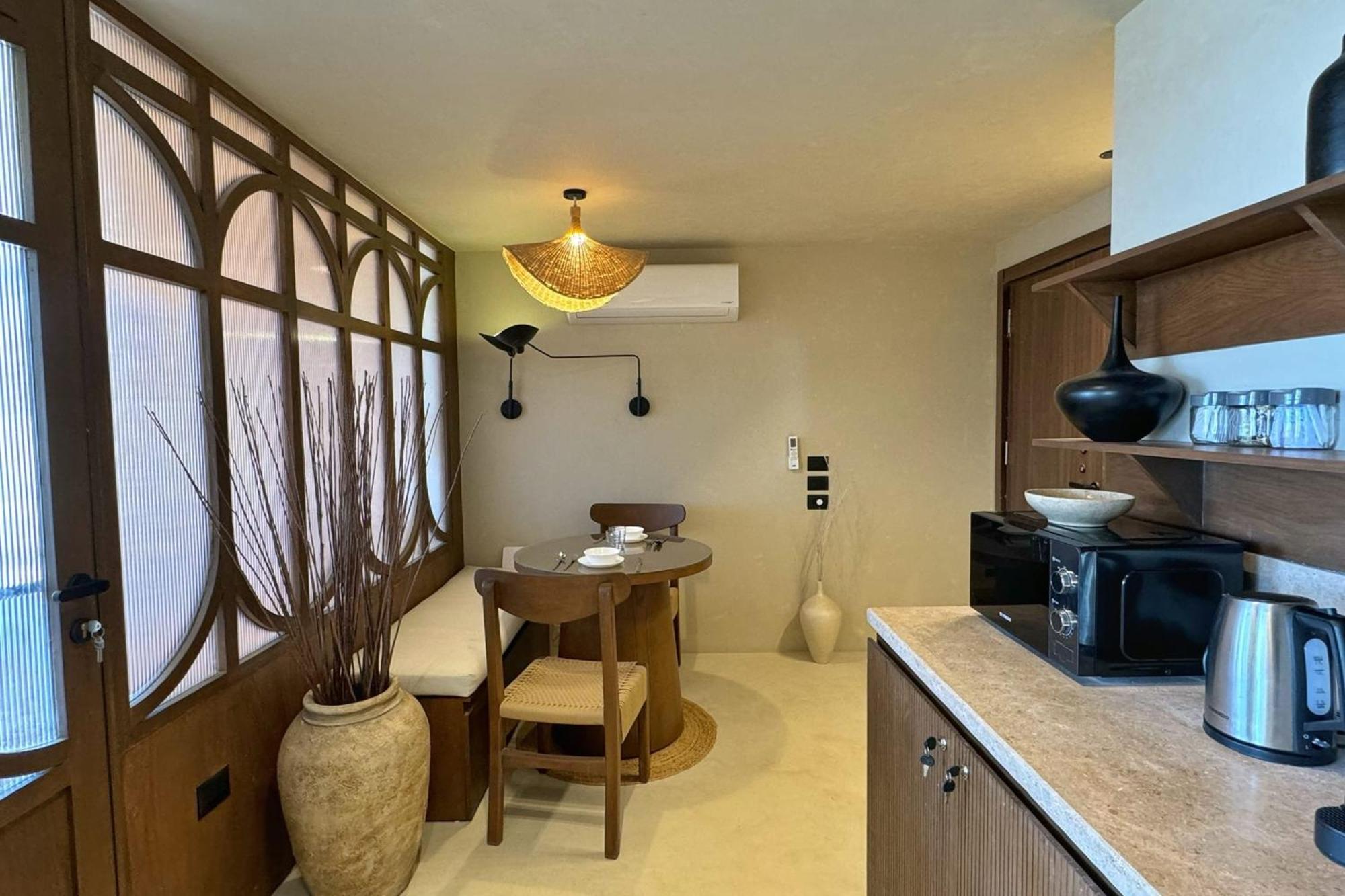 The 2 Bdr Pyramids Vista W Bathtub Apartment *